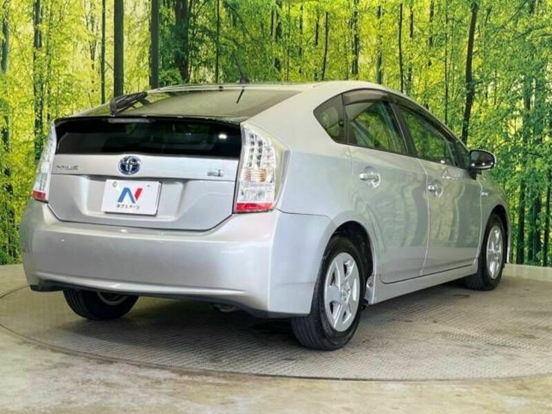 PRIUS-17