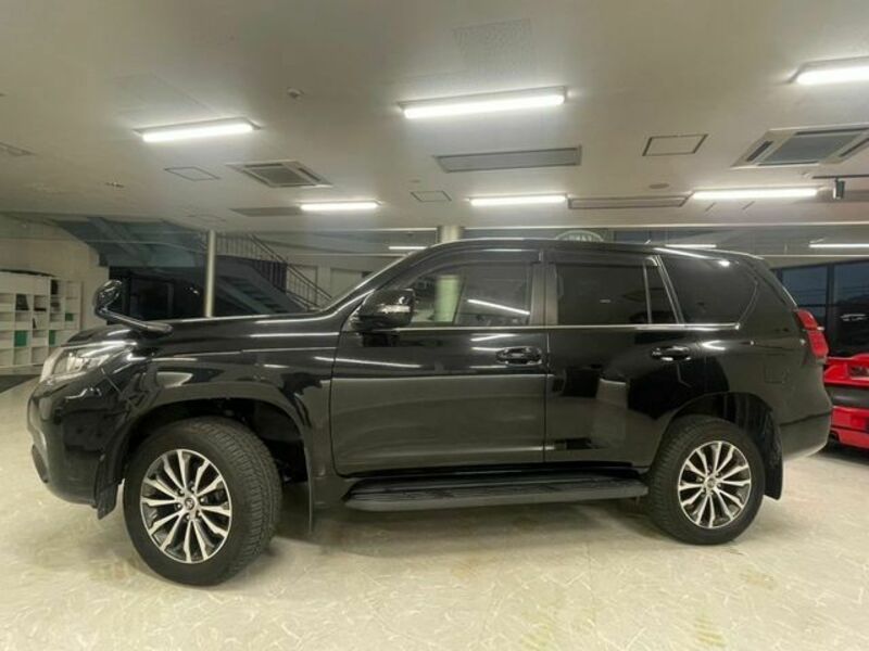 LAND CRUISER PRADO-1