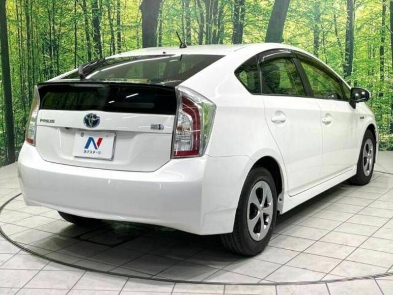 PRIUS-16