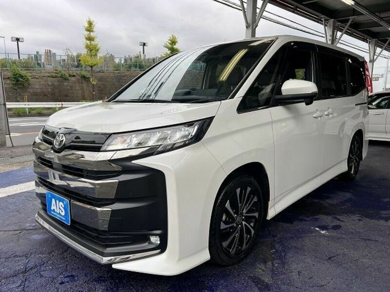 TOYOTA　NOAH