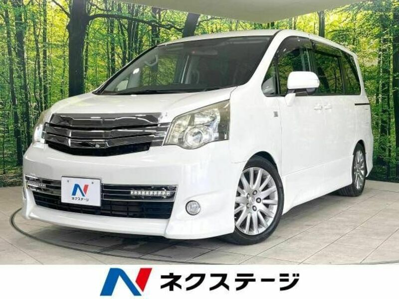 TOYOTA　NOAH