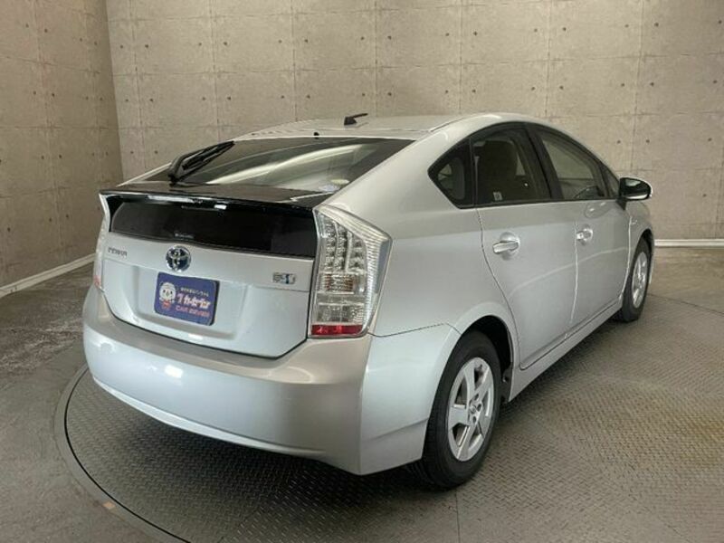 PRIUS-1