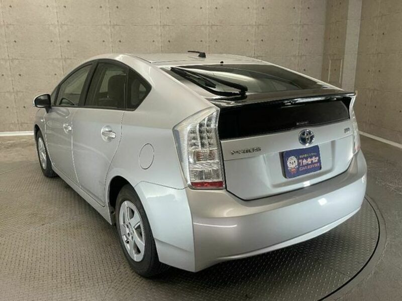 PRIUS-12