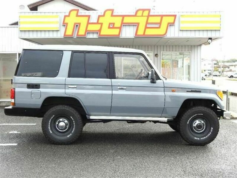 LAND CRUISER PRADO-3