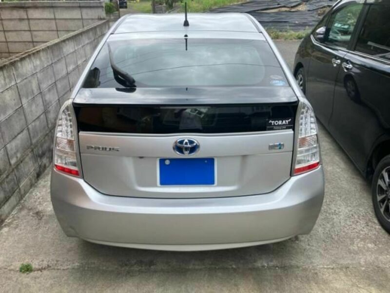 PRIUS-3