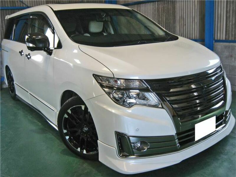 NISSAN　ELGRAND