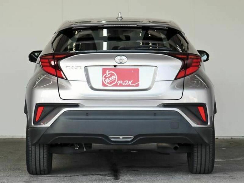 C-HR-8