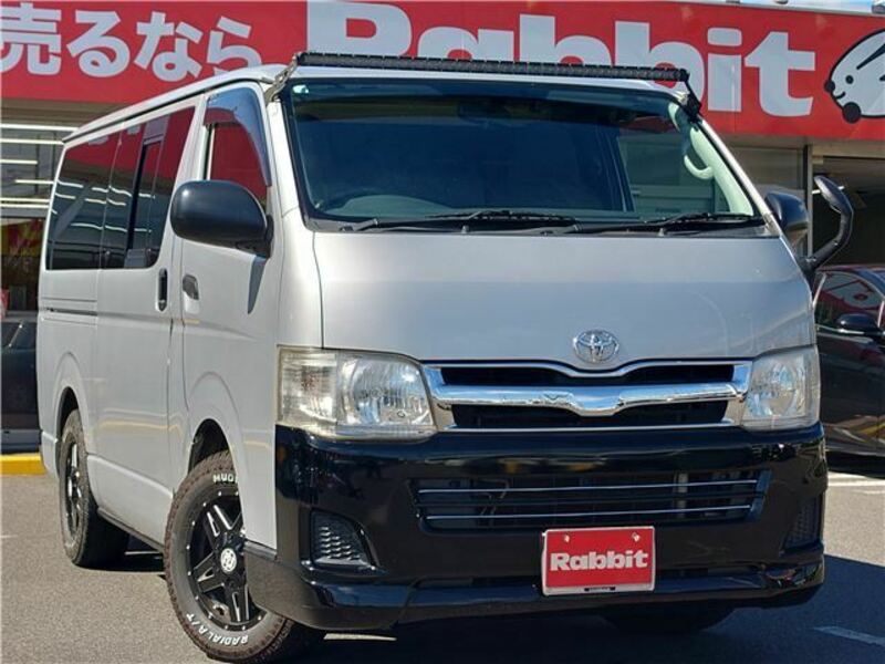 TOYOTA　HIACE