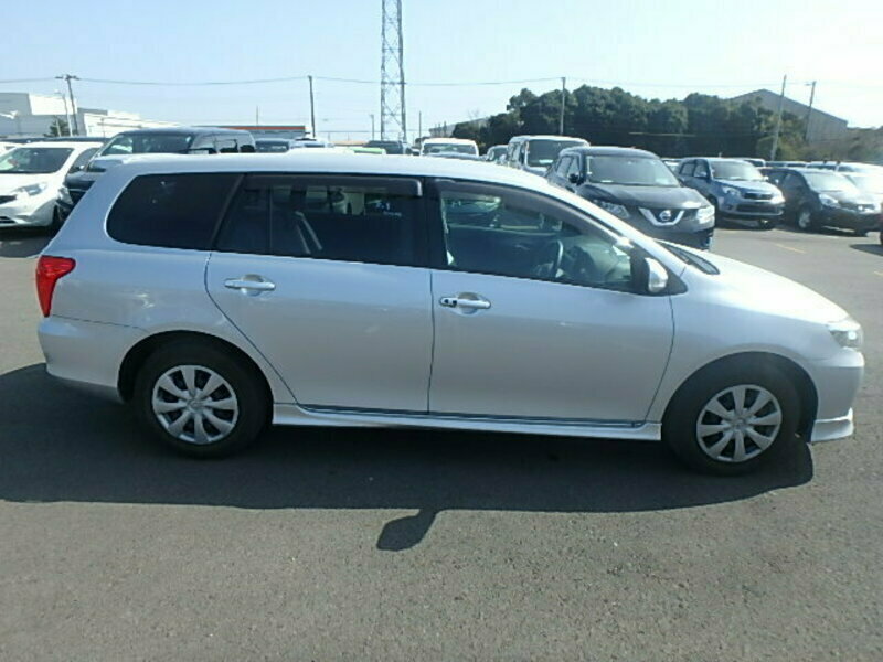 COROLLA FIELDER