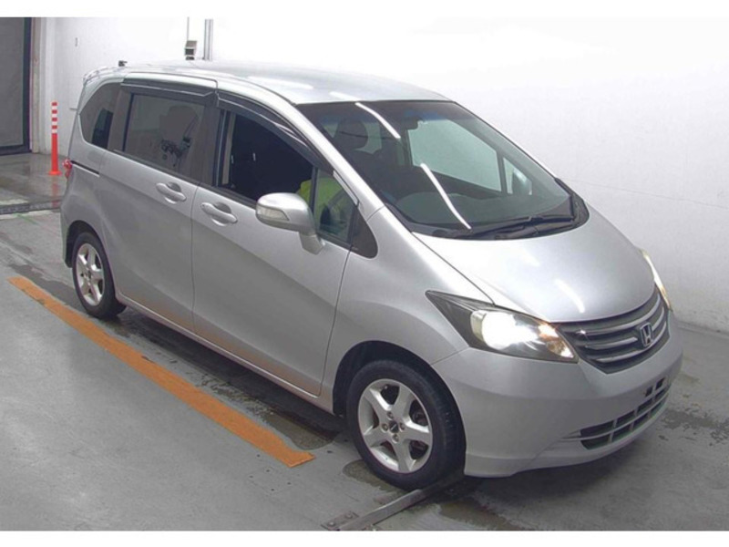 HONDA　FREED