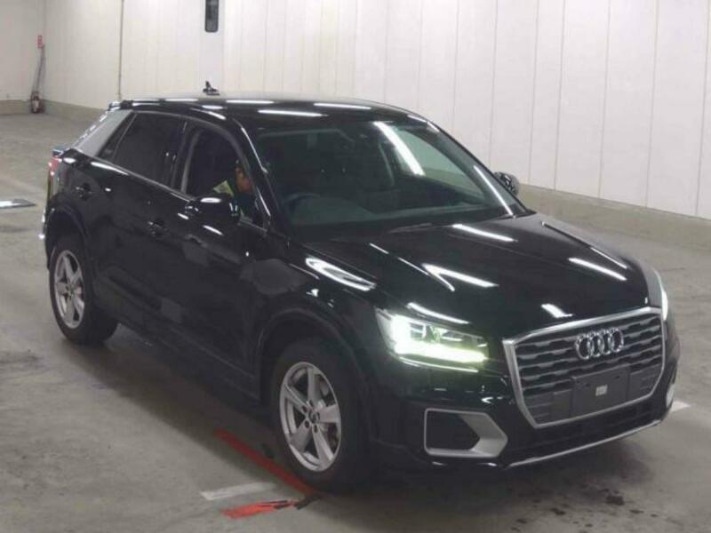 AUDI　Q2