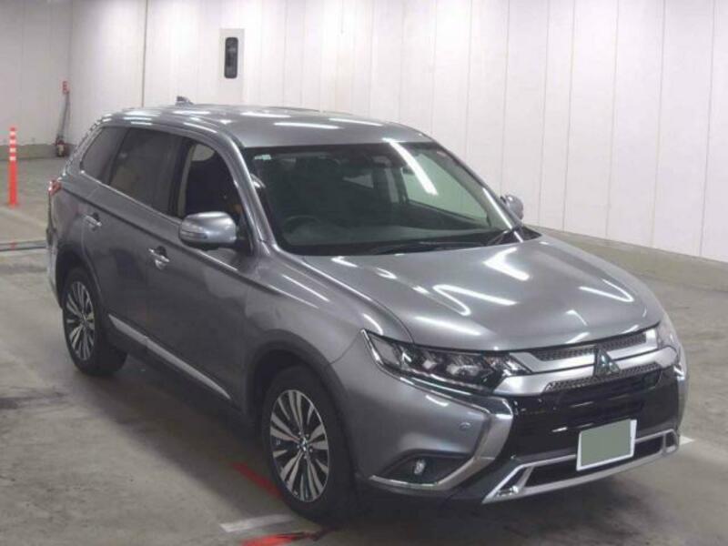 MITSUBISHI　OUTLANDER