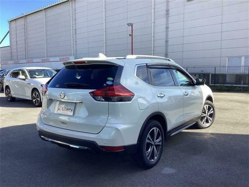 X-TRAIL-17