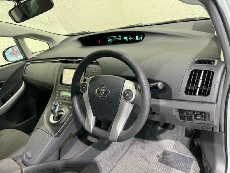 PRIUS-18