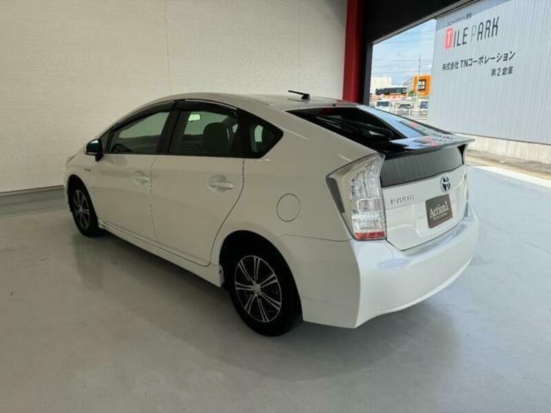 PRIUS-9