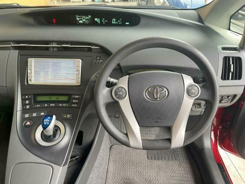 PRIUS-4