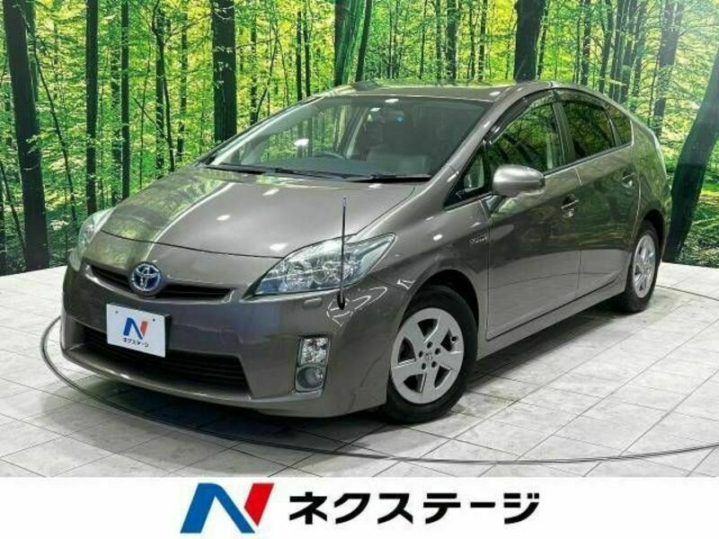 TOYOTA　PRIUS