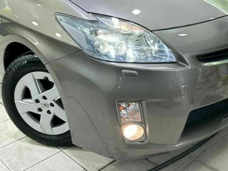 PRIUS-12