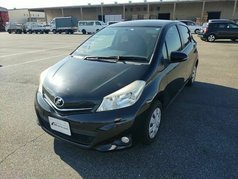 TOYOTA　VITZ