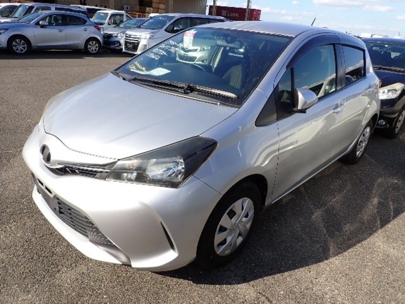 TOYOTA　VITZ