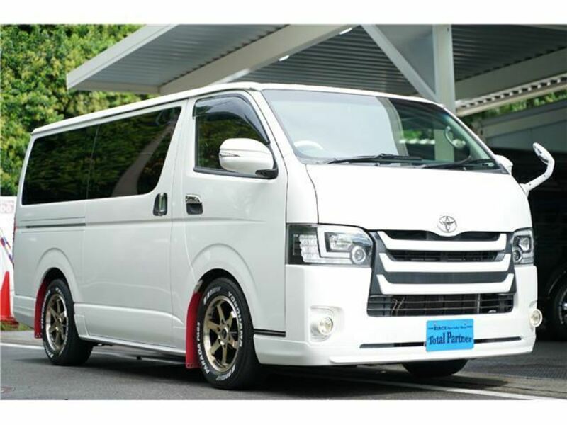 TOYOTA　HIACE VAN