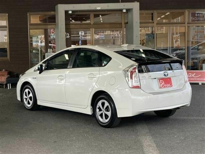 PRIUS-3