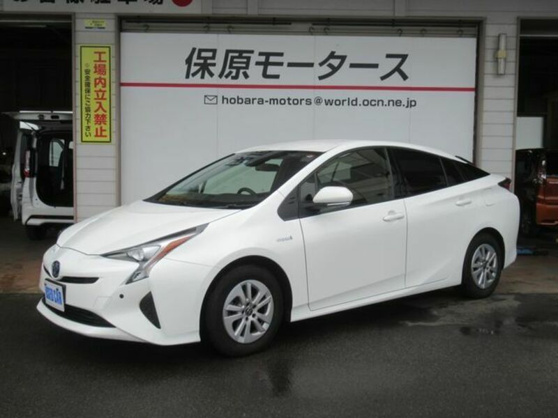 TOYOTA　PRIUS