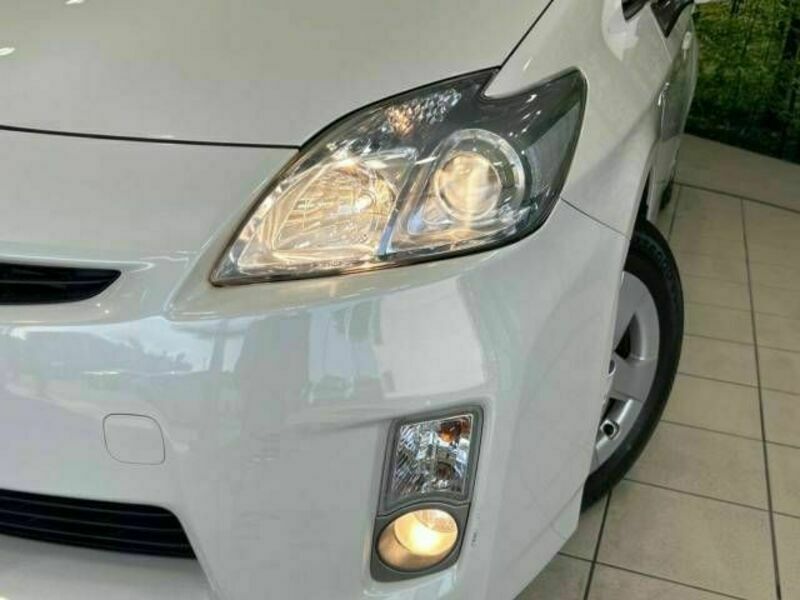 PRIUS-12