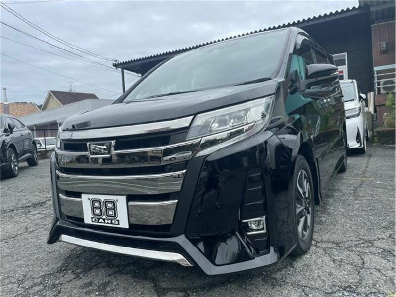 TOYOTA　NOAH