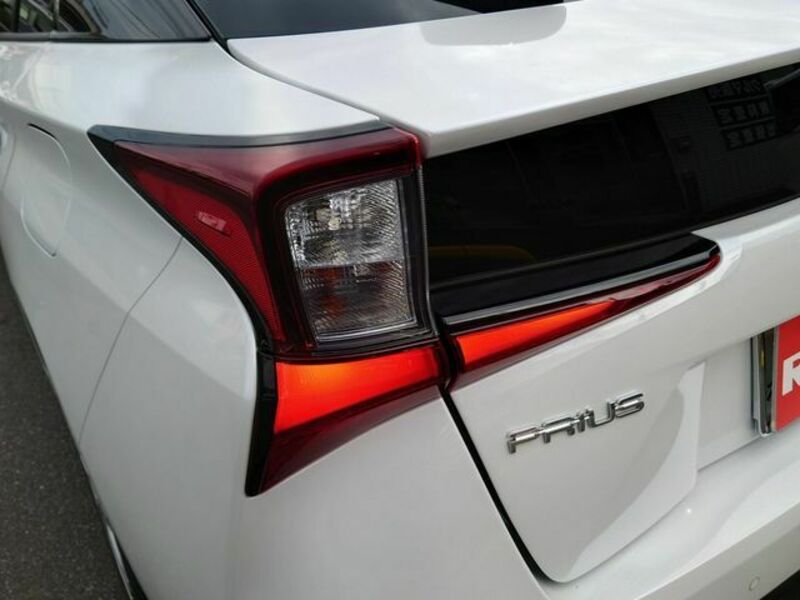 PRIUS-10