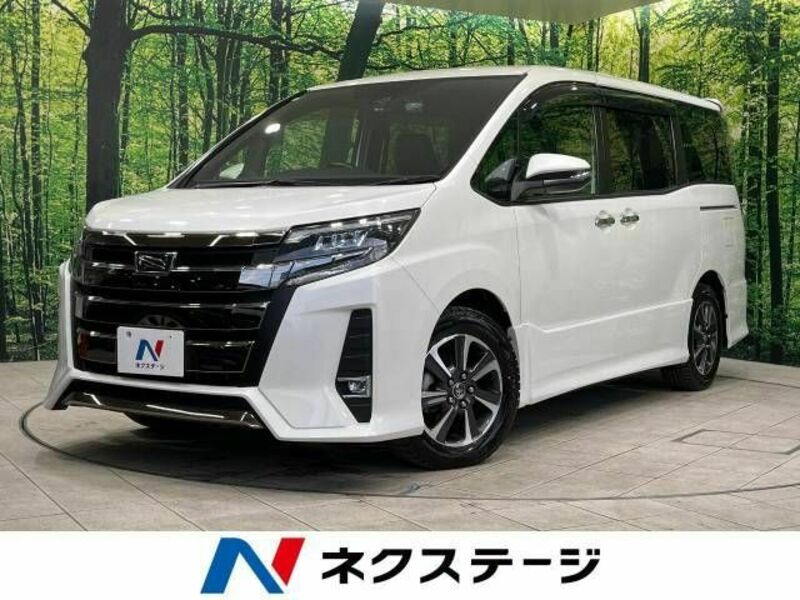 TOYOTA　NOAH