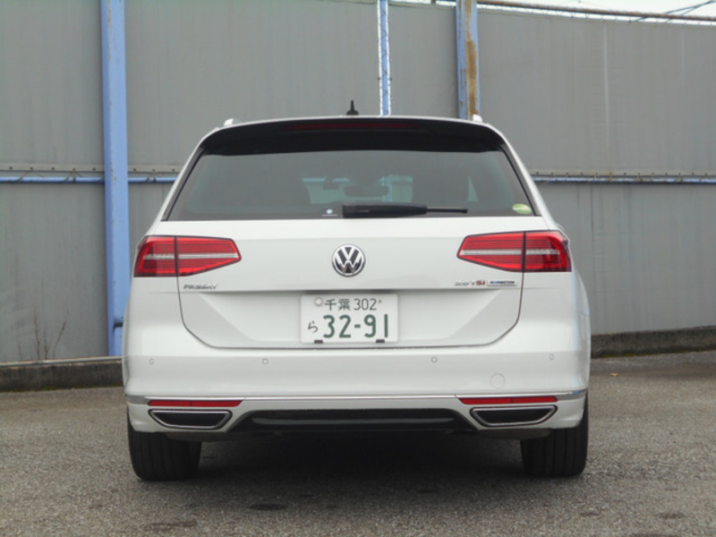 PASSAT VARIANT-11