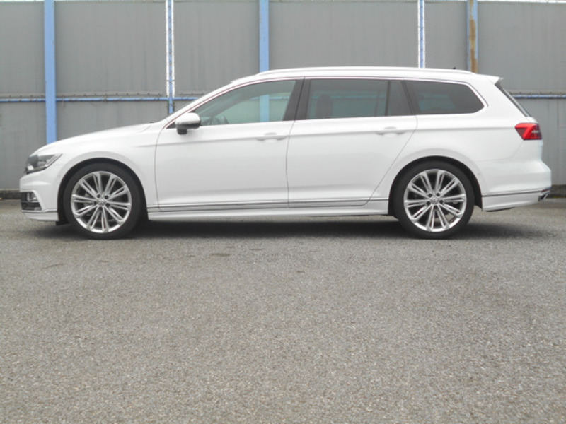 PASSAT VARIANT-8