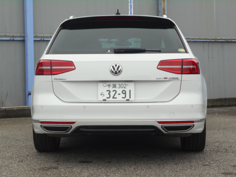 PASSAT VARIANT-13