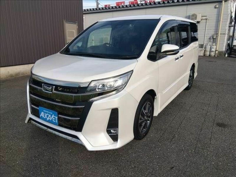 TOYOTA　NOAH