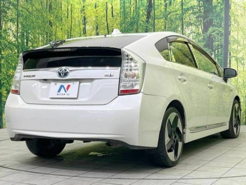 PRIUS-17