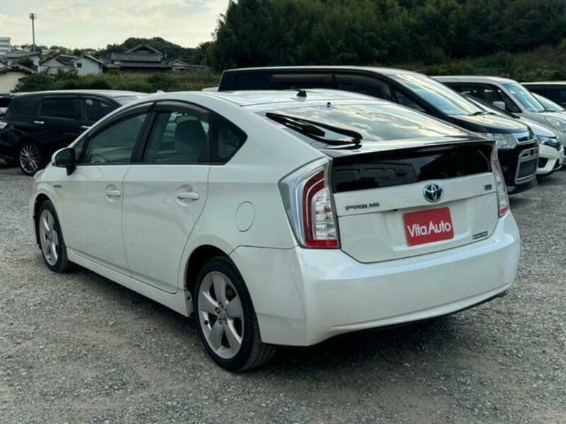 PRIUS-4