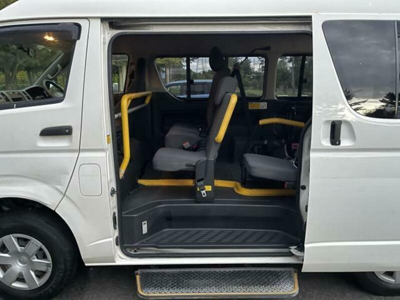 HIACE VAN-17