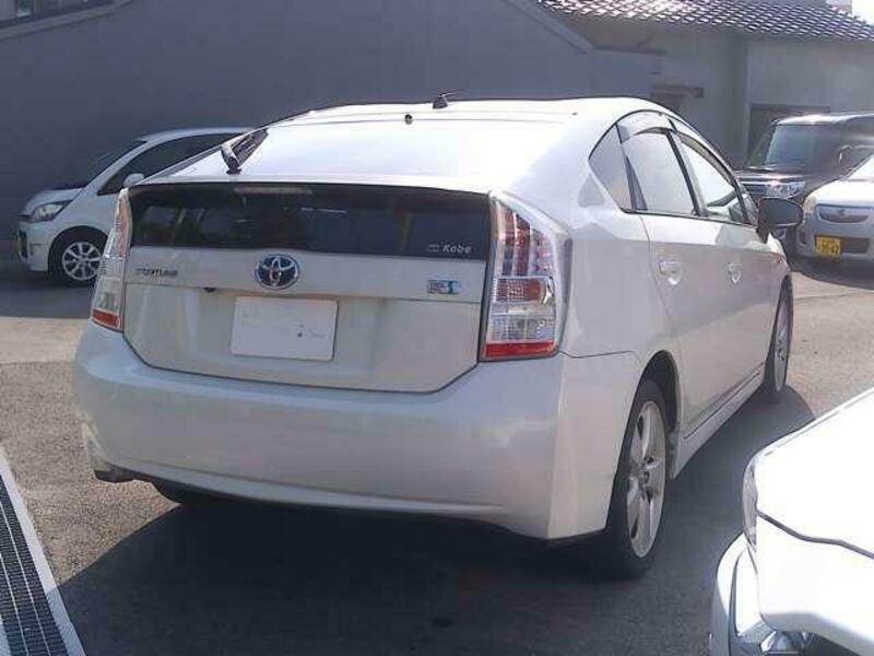 PRIUS-6