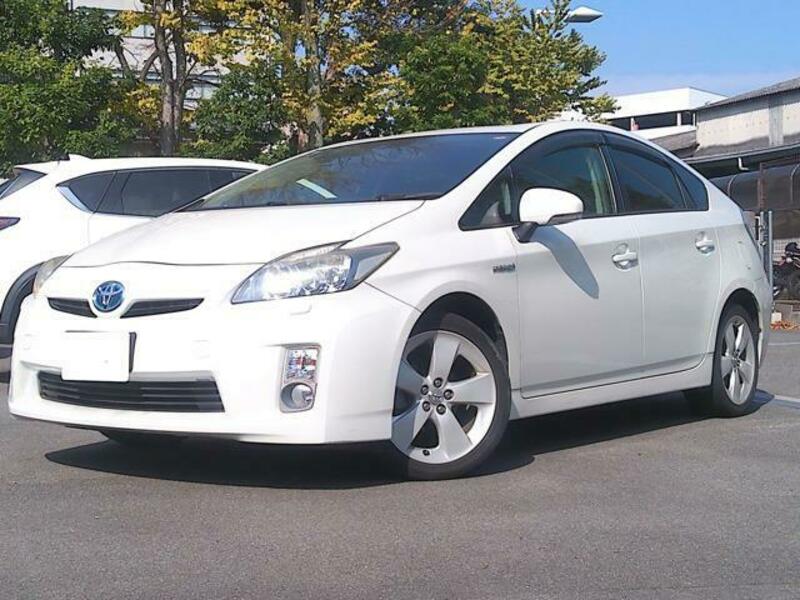 TOYOTA　PRIUS