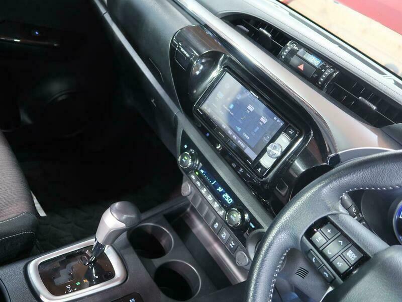 HILUX-12
