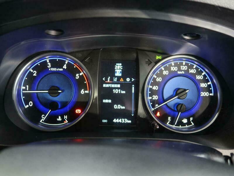 HILUX-24
