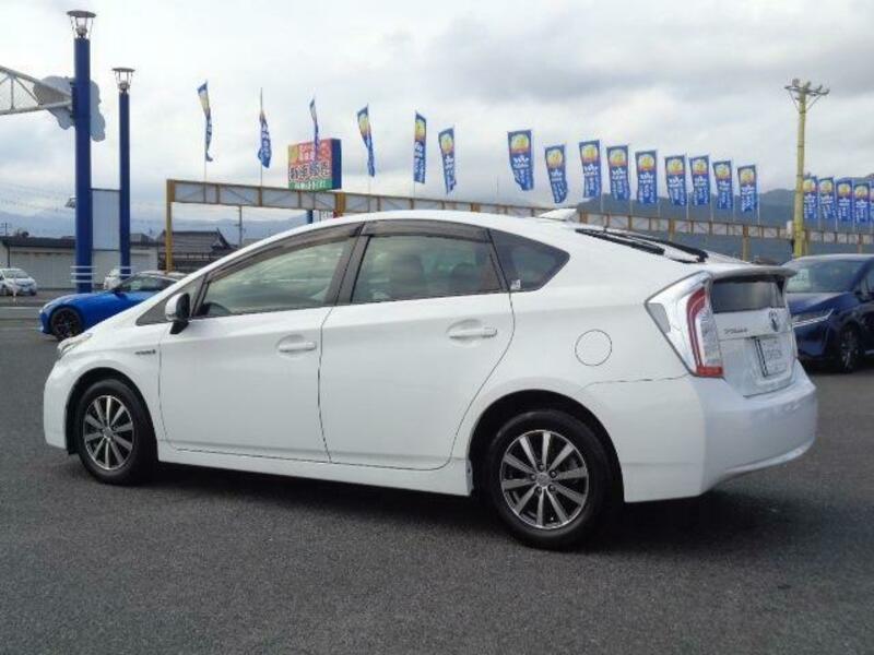 PRIUS-17