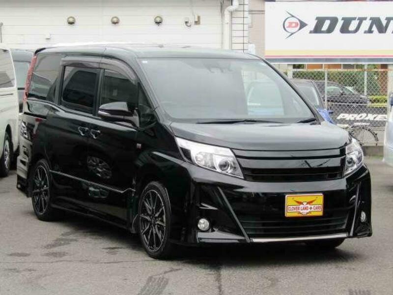 TOYOTA　NOAH