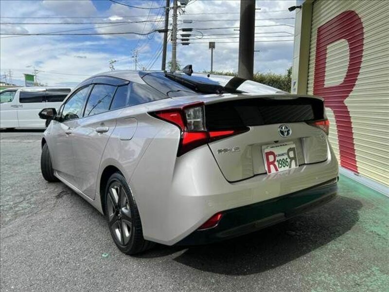 PRIUS-4