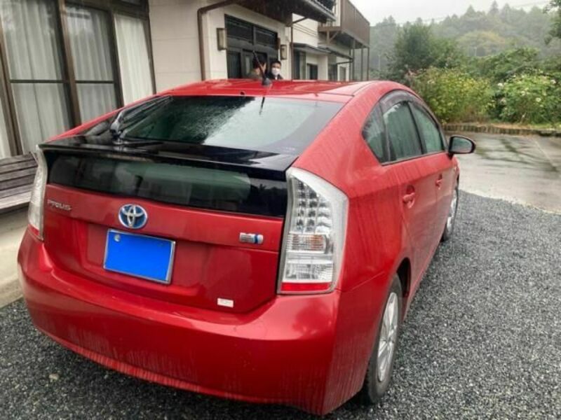 PRIUS-9