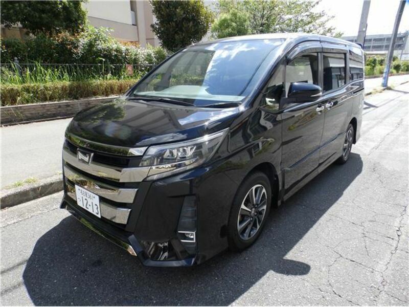 TOYOTA　NOAH