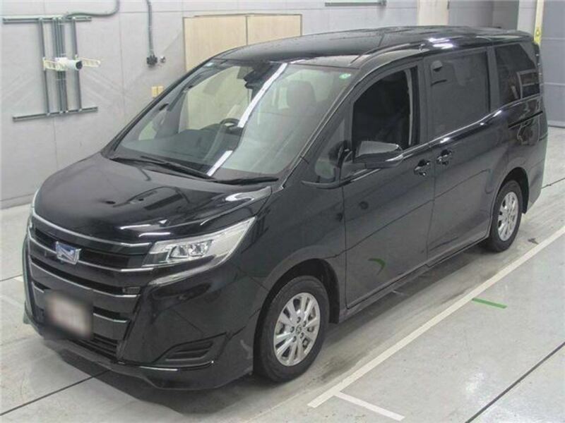 TOYOTA　NOAH