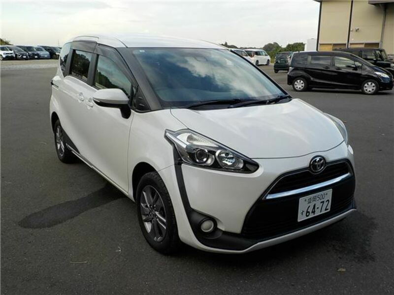 TOYOTA　SIENTA