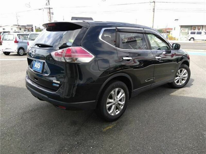 X-TRAIL-1